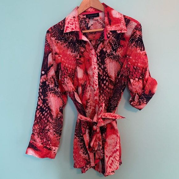 Women’s Blouse- Button-Down - Picture 6 of 10